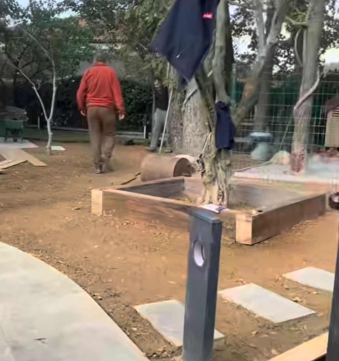Arnavutköy Gölpark Villa Bahçesi Ağaç Dibi Peyzaj Düzenleme Çalışması